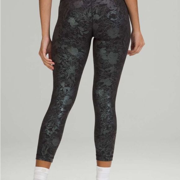 Lululemon Wunder Train High-Rise Crop Foil, Size 4. - Picture 3 of 10